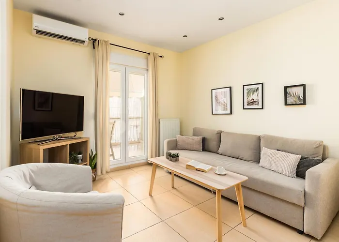 Elegant City Center Apartment