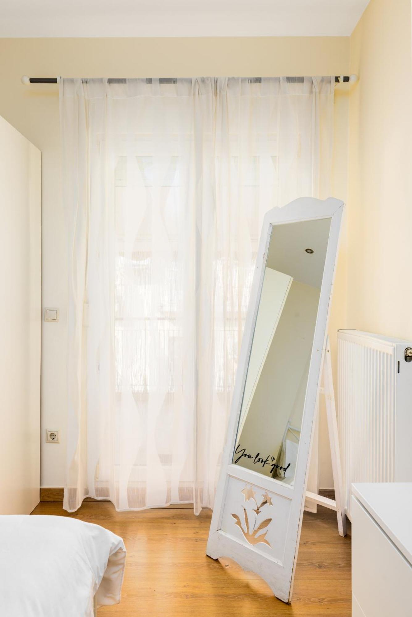 Elegant Center Apartment *